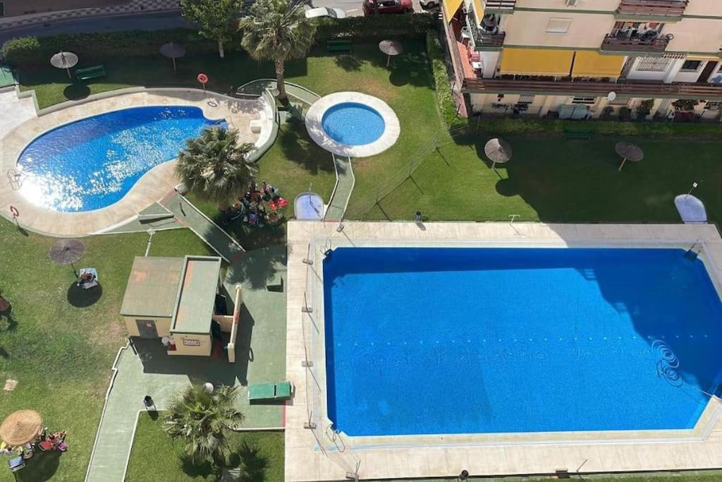 Apartamento Con Terraza A Pie De Playa 베날마데나코스타 외부 사진