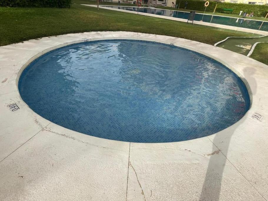 Apartamento Con Terraza A Pie De Playa 베날마데나코스타 외부 사진