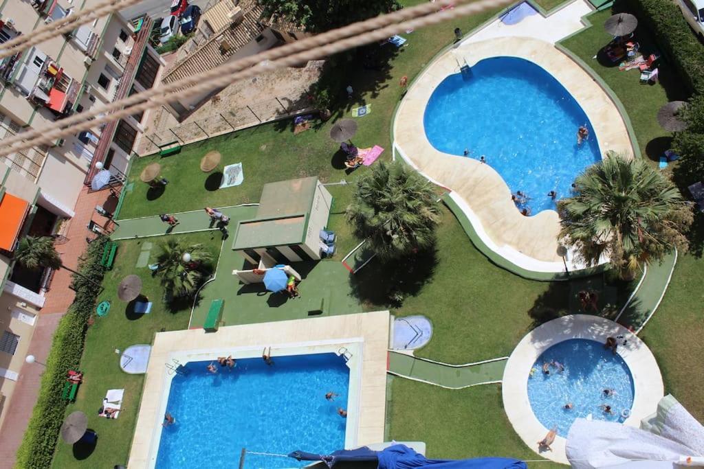 Apartamento Con Terraza A Pie De Playa 베날마데나코스타 외부 사진