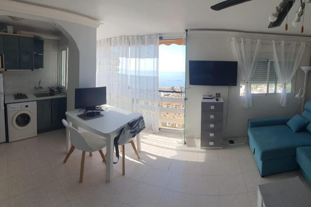 Apartamento Con Terraza A Pie De Playa 베날마데나코스타 외부 사진