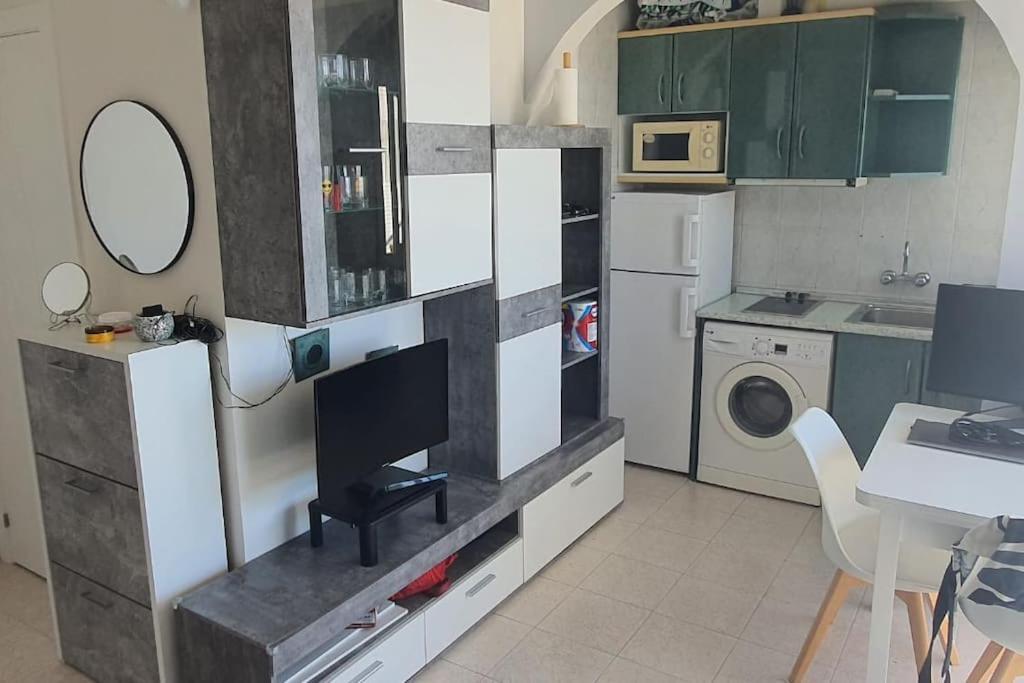 Apartamento Con Terraza A Pie De Playa 베날마데나코스타 외부 사진